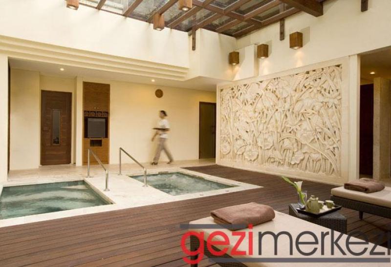 NUSA DUA BEACH HOTEL & SPA