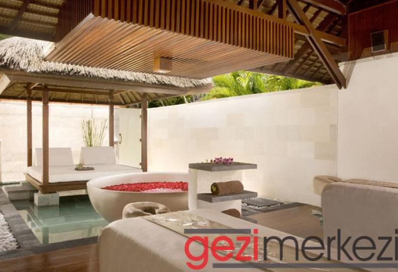 NUSA DUA BEACH HOTEL & SPA