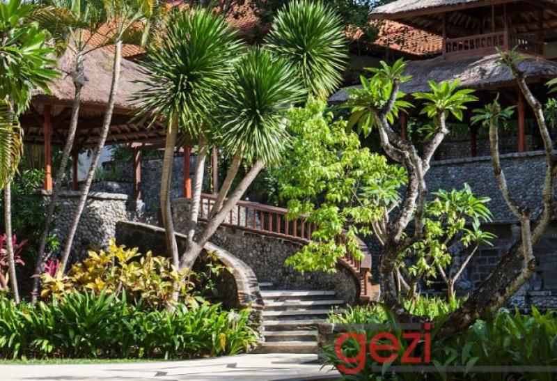 THE LAGUNA RESORT & SPA