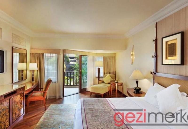 THE LAGUNA RESORT & SPA
