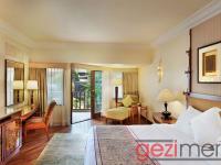 THE LAGUNA RESORT & SPA
