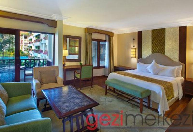 THE LAGUNA RESORT & SPA