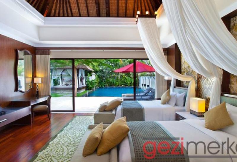 THE LAGUNA RESORT & SPA