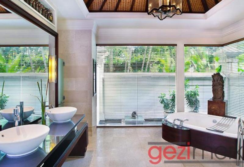 THE LAGUNA RESORT & SPA