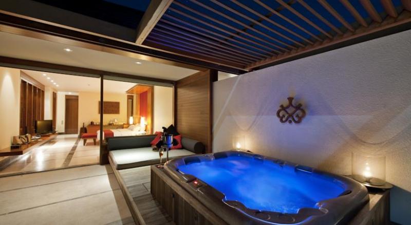 Villa Nautica Paradise Island Resort
