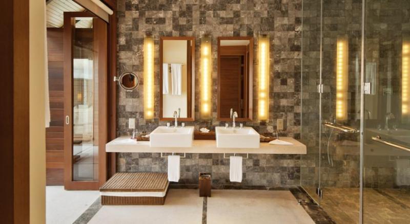Villa Nautica Paradise Island Resort