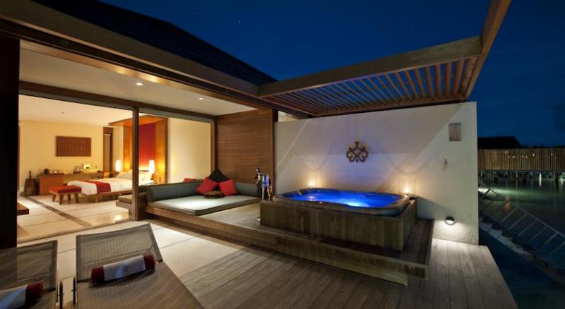Villa Nautica Paradise Island Resort