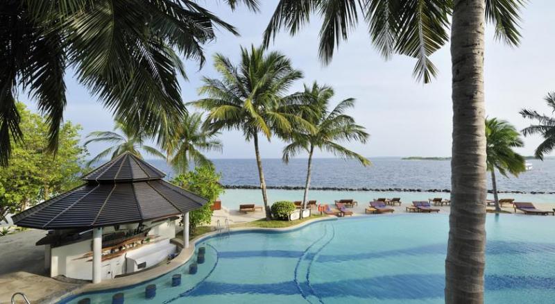 Royal Island Resort