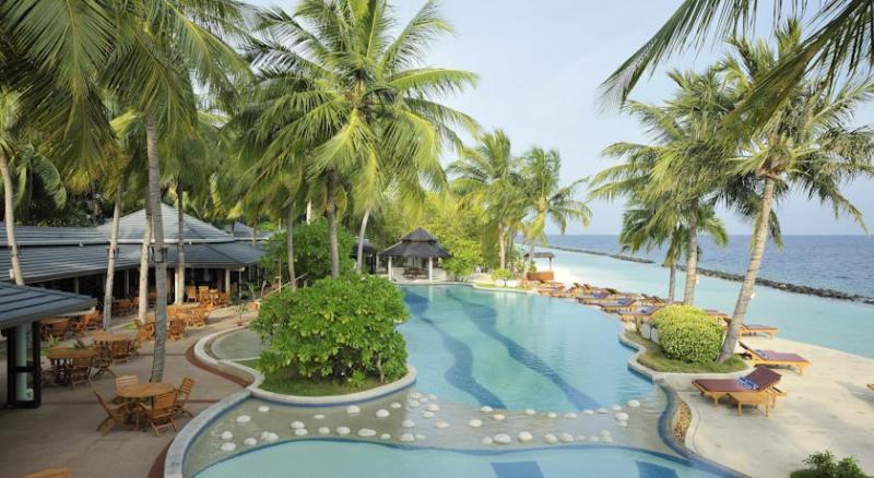 Royal Island Resort