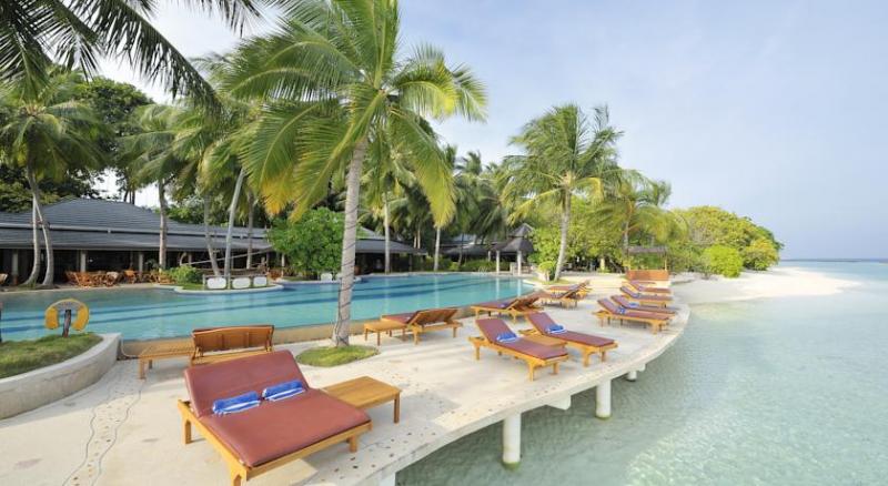 Royal Island Resort