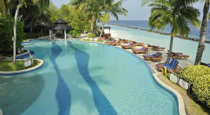 Royal Island Resort