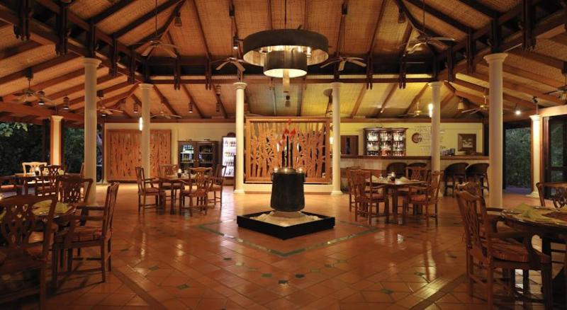 Royal Island Resort