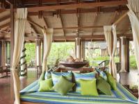 Royal Island Resort