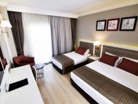 Lrs Port River Hotel & Spa