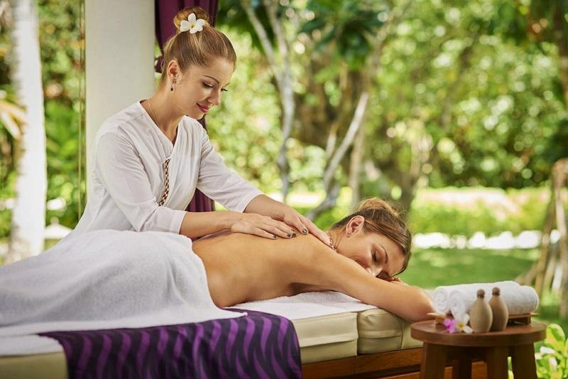 Mercure Maldives Kooddoo Resort