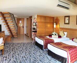 Royal Dragon Hotel