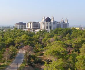 Jadore Hotel & Spa