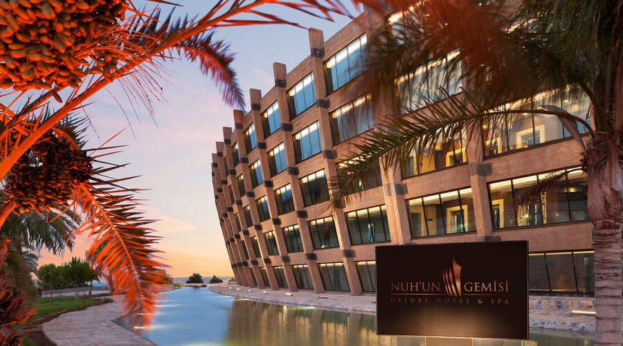 Nuhun Gemisi Deluxe Hotel & Casino