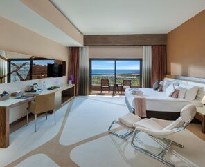 Nuhun Gemisi Deluxe Hotel & Casino