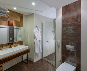 Nuhun Gemisi Deluxe Hotel & Casino