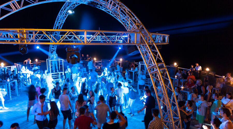Nuhun Gemisi Deluxe Hotel & Casino