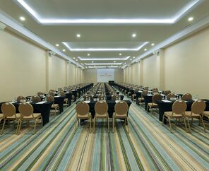Nuhun Gemisi Deluxe Hotel & Casino