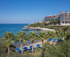 Merit Crystal Cove Hotel & Casino