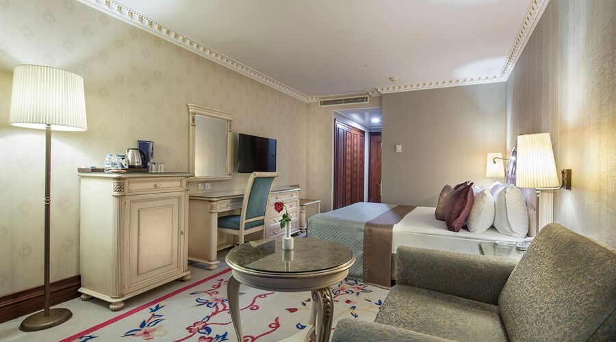 Merit Crystal Cove Hotel & Casino