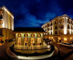 Rocks Hotel & Casino