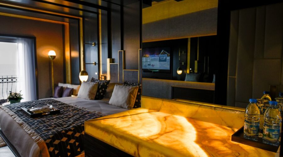 Rocks Hotel & Casino