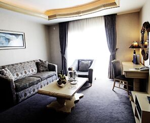 Rocks Hotel & Casino