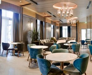 Rocks Hotel & Casino