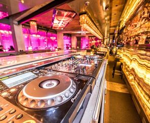 Rocks Hotel & Casino