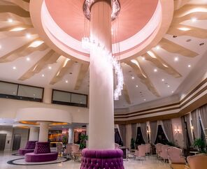 Vuni Palace Hotel & Casino