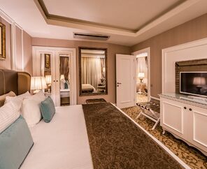 Vuni Palace Hotel & Casino