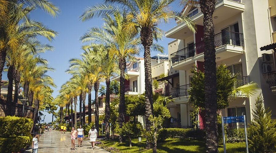 Crystal Aura Beach Resort & Spa