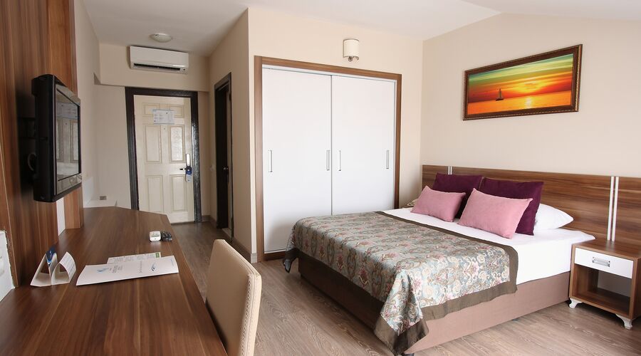 Crystal Aura Beach Resort & Spa