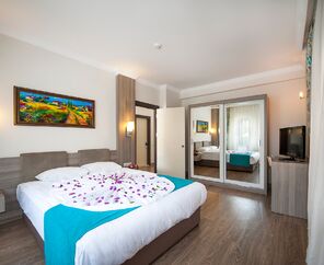 Crystal Aura Beach Resort & Spa