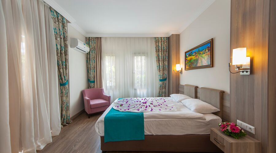 Crystal Aura Beach Resort & Spa