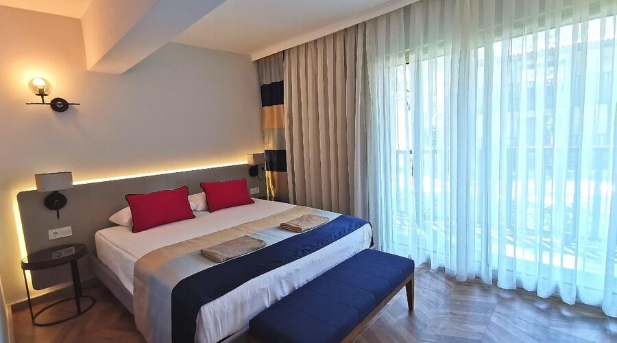 Crystal Flora Beach Resort