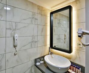 Crystal Flora Beach Resort