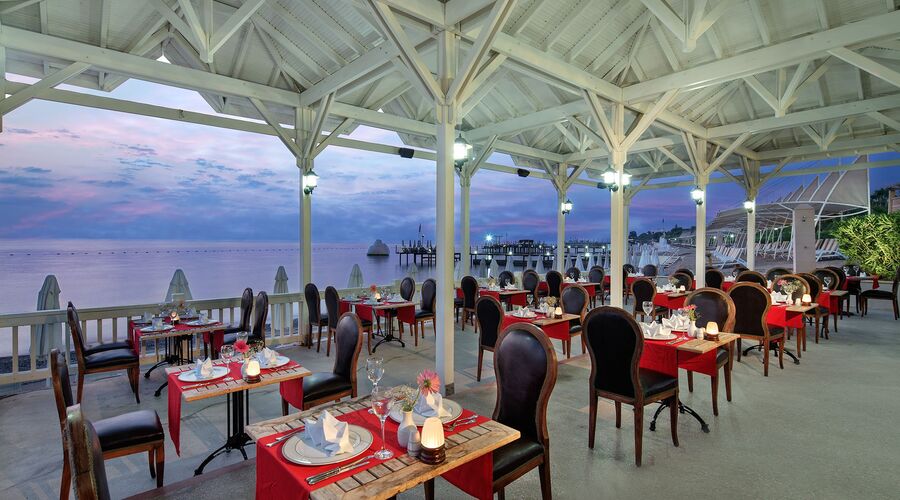 Crystal Flora Beach Resort