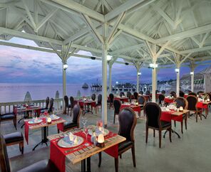 Crystal Flora Beach Resort