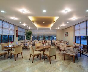 Crystal Flora Beach Resort