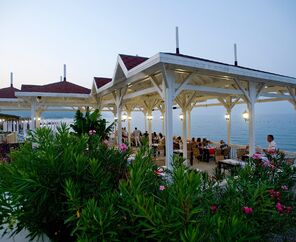 Crystal Flora Beach Resort