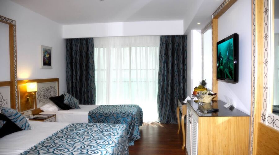 Crystal Waterworld Resort Spa