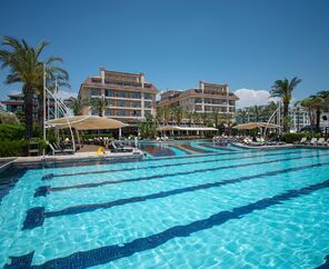 Crystal Family Resort & Spa