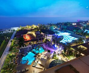 Crystal Family Resort & Spa