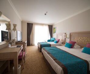 Crystal Family Resort & Spa