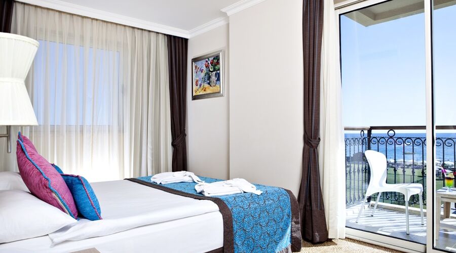 Crystal Family Resort & Spa